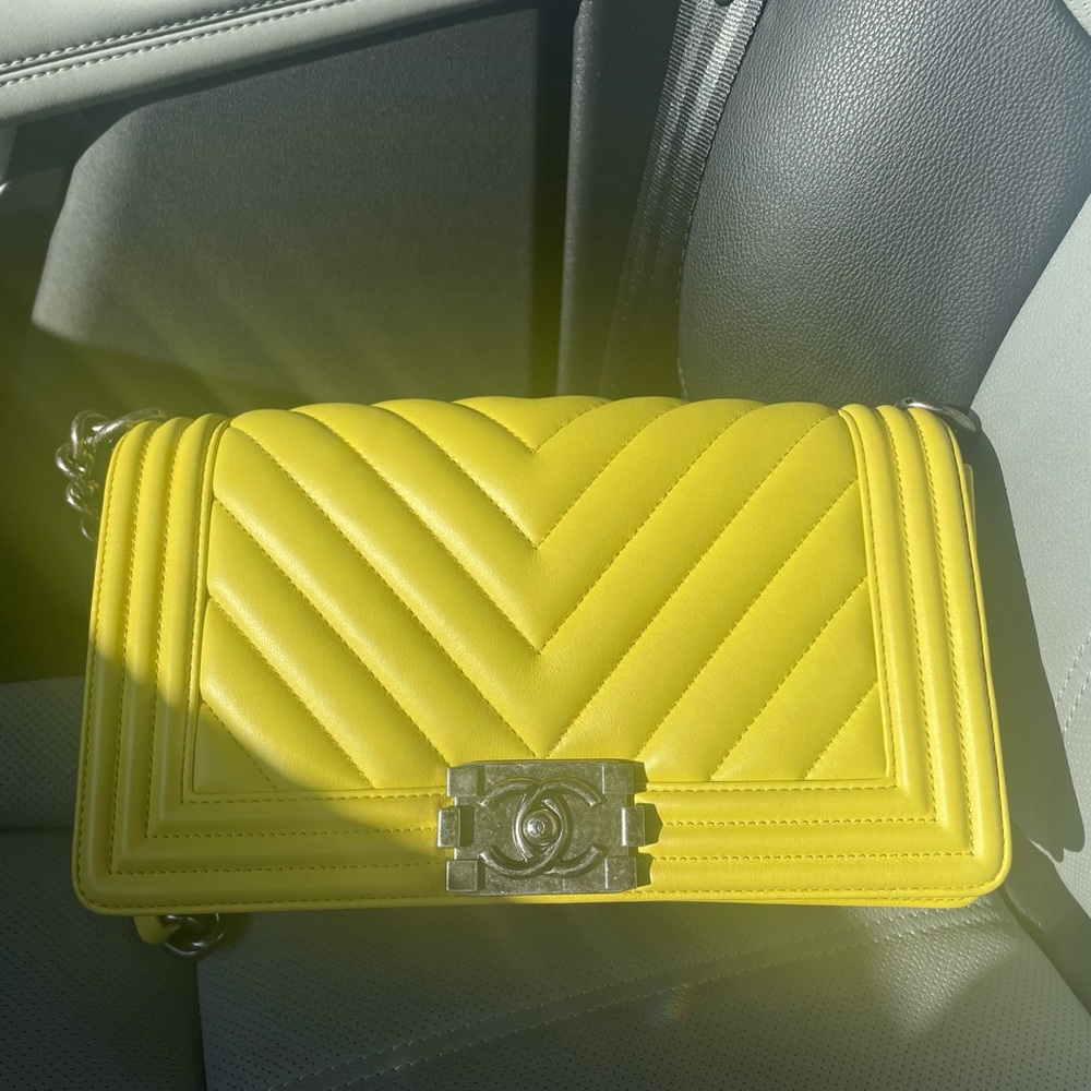 Chanel yellow medium boy bag 💛